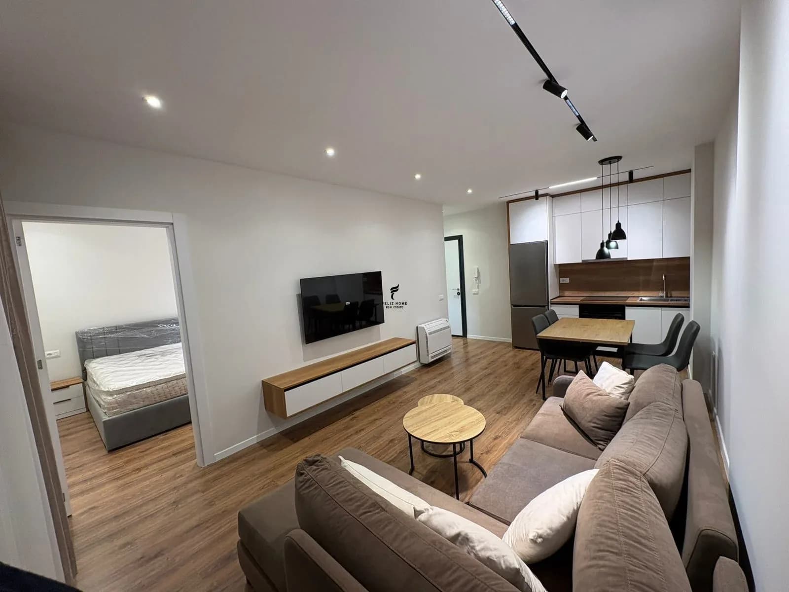 APARTAMENT ME QERA 1+1 LAPRAKE 60.000 LEKE 2