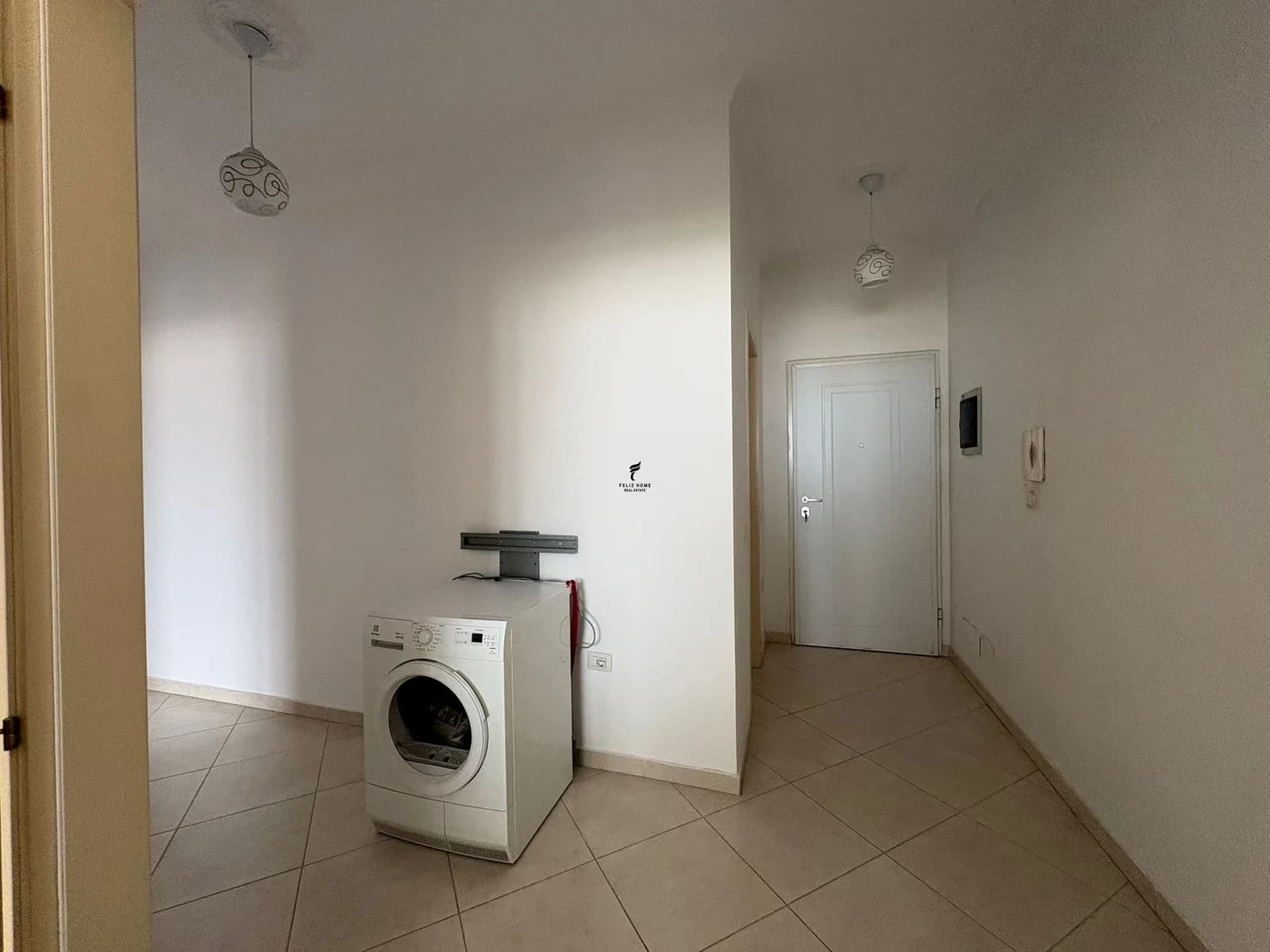 SHITET APARTAMENT 2+1 KOPSHTI BOTANIK 275.000 EURO 3