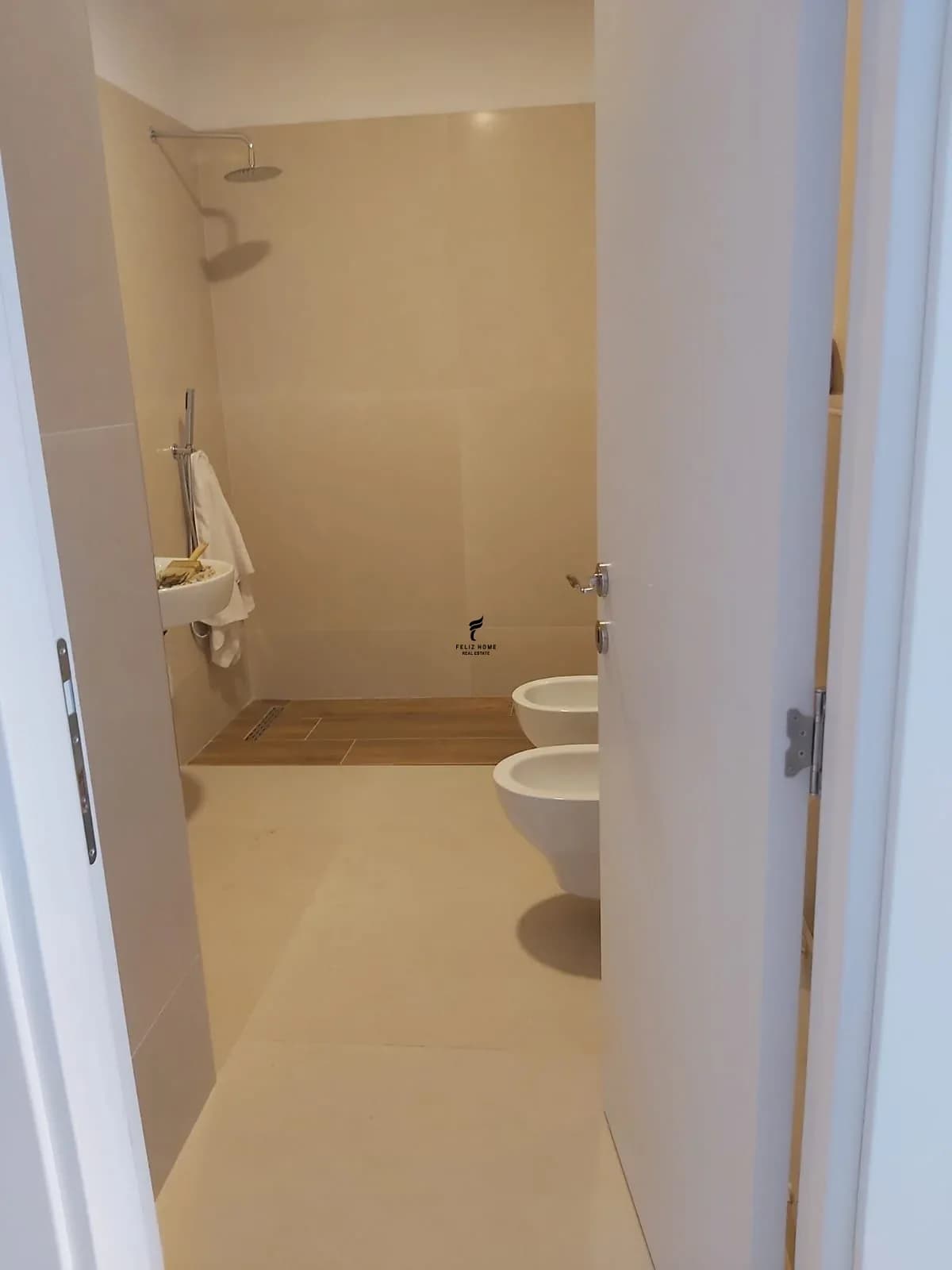 ZYRE ME QERA 66.5 M2 XHAMLLIKU 55.000 LEKE 4