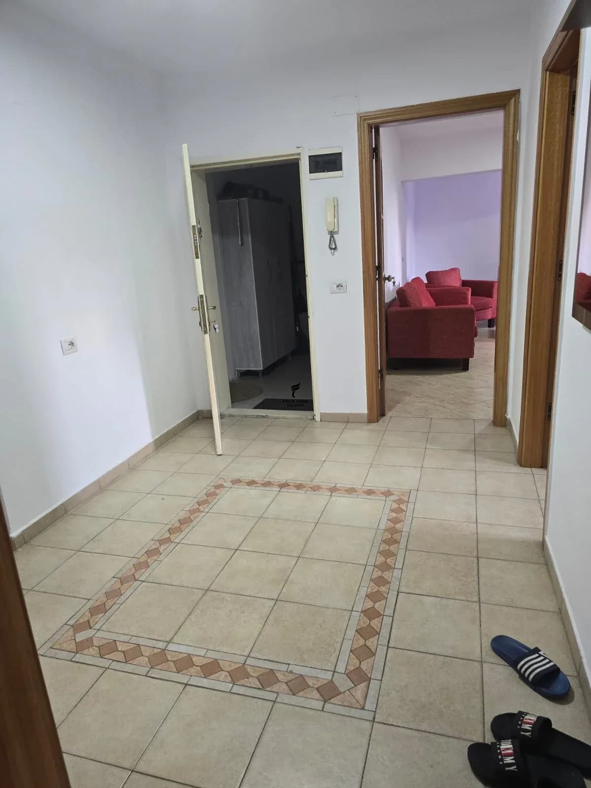 APARTAMENT ME QERA 2+1 9 KATESHET 65.000 LEKE 4