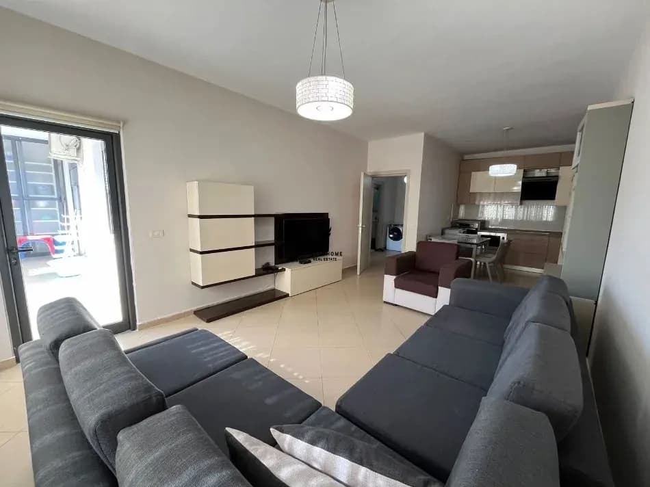 APARTAMENT ME QERA 2+1 ASTIR 60.000 LEKE 2