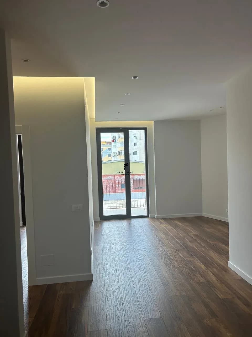 ZYRE ME QERA 116M2 KOMUNA E PARISIT 1.700 EURO 3
