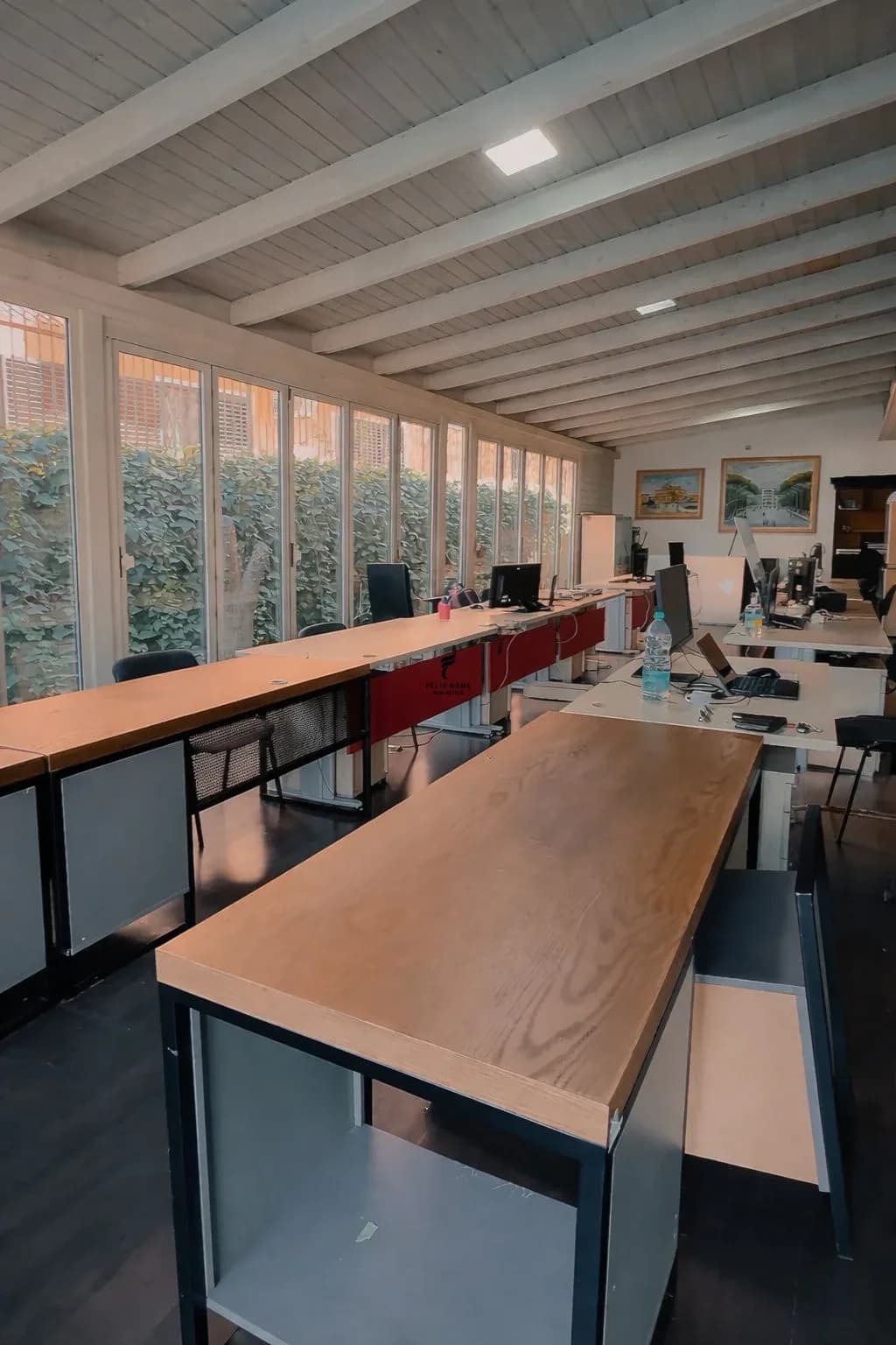 ZYRE ME QERA 216 M2 RRUGA E ELBASANIT 3.000 EURO