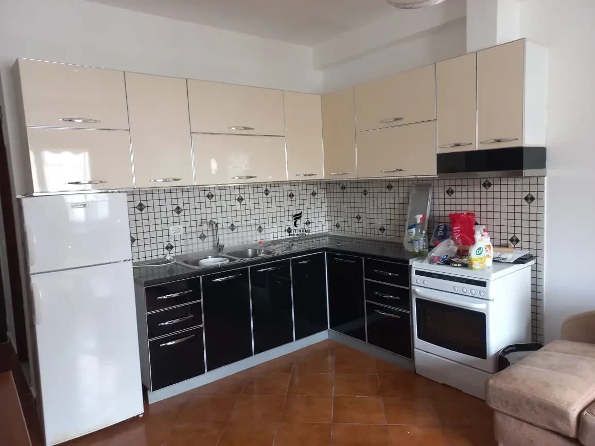 APARTAMENT ME QERA 1+1 RRUGA TEODOR KEKO 400 EURO 3