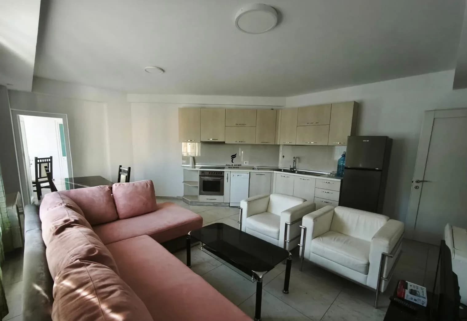 APARTAMENT ME QERA 2+1 VASIL SHANTO 70.000 LEKE 2