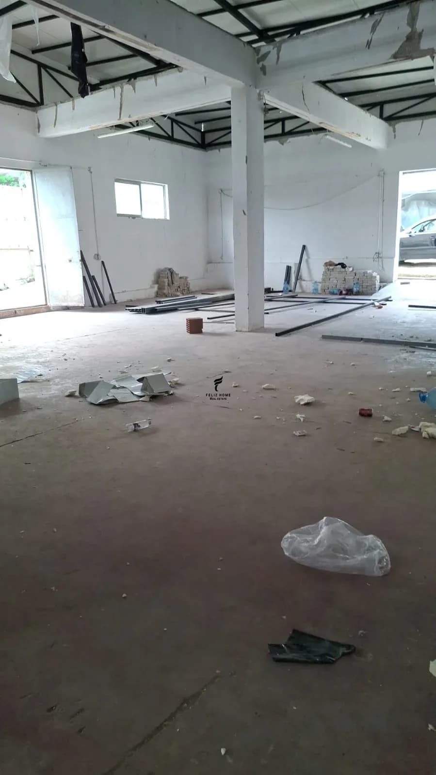 MAGAZINE ME QERA 500M2 KOMBINAT 2.500 EURO