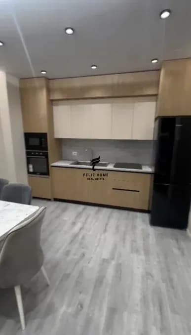 APARTAMENT ME QERA 2+1+2 PORCELAN 70.000 LEKE 2