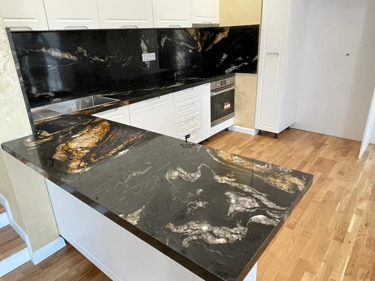 SHITET VILE 2 KATESHE 400 M2 GJIRI LALEZIT 450.000 EURO 2