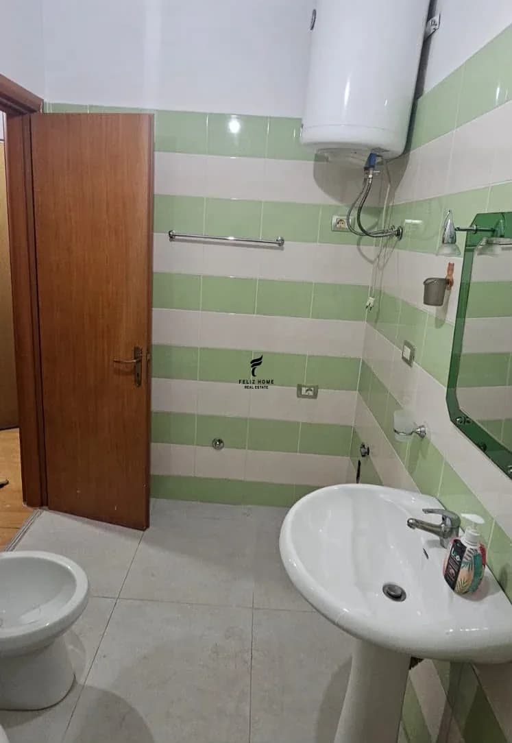 APARTAMENT ME QERA 2+1+2 YZBERISHT 50.000 LEKE 3