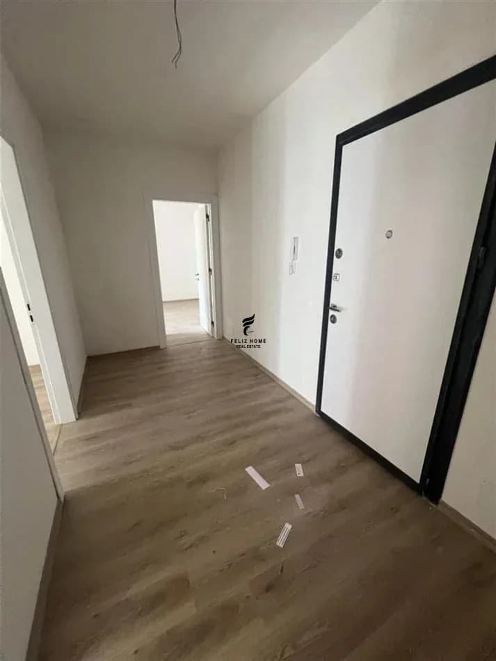 ZYRE ME QERA 116 M2 BULEVARDI RI 80.000 LEKE 2