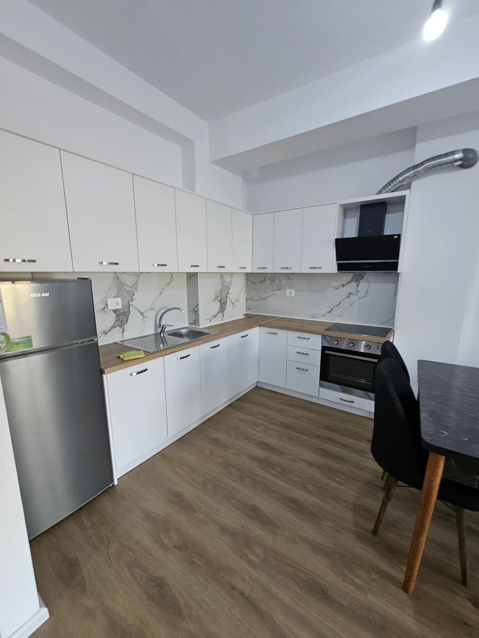 APARTAMENT ME QERA 1+1 ALI DEMI 40.000 LEKE 2