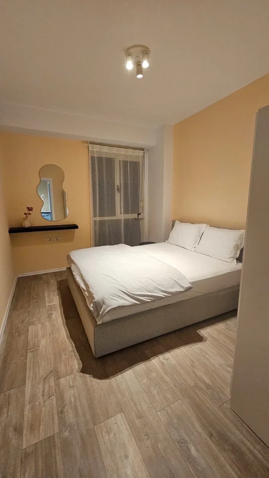 APARTAMENT 1+1 DHE GARSIONERE ME QERA BULEVARDI RI 150.000 LEKE 4