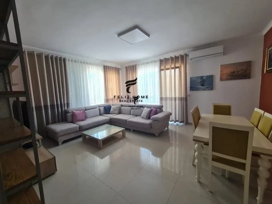 APARTAMENT ME QERA 2+1+ 2 KOPSHTI BOTANIK 80.000 LEKE