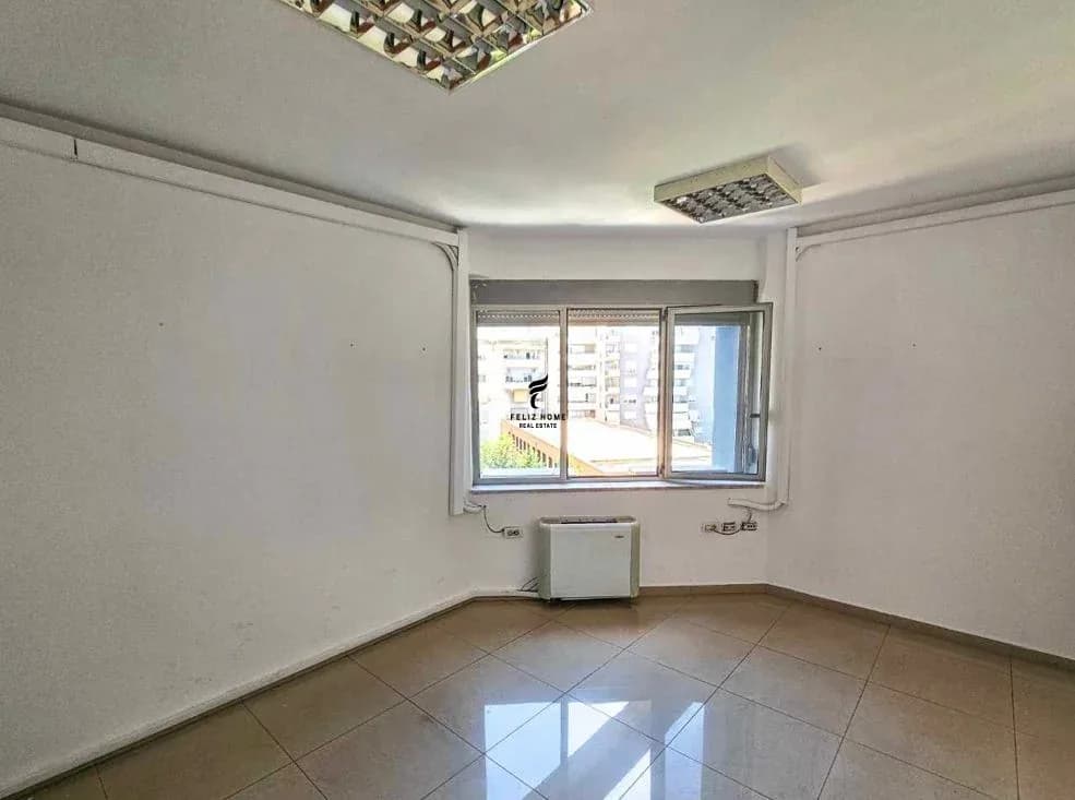 ZYRE ME QERA 300 M2 RRUGA E DIBRES 2.600 EURO 3