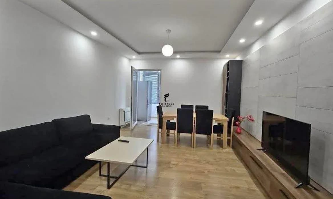 APARTAMENT ME QERA 2+1+2 BULEVARDI BAJRAM CURRI 70.000 LEKE