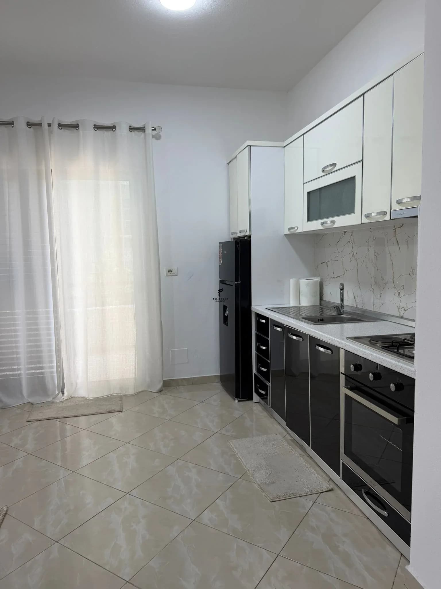 APARTAMENT ME QERA 2+1 PASKUQAN 50.000 LEKE 2