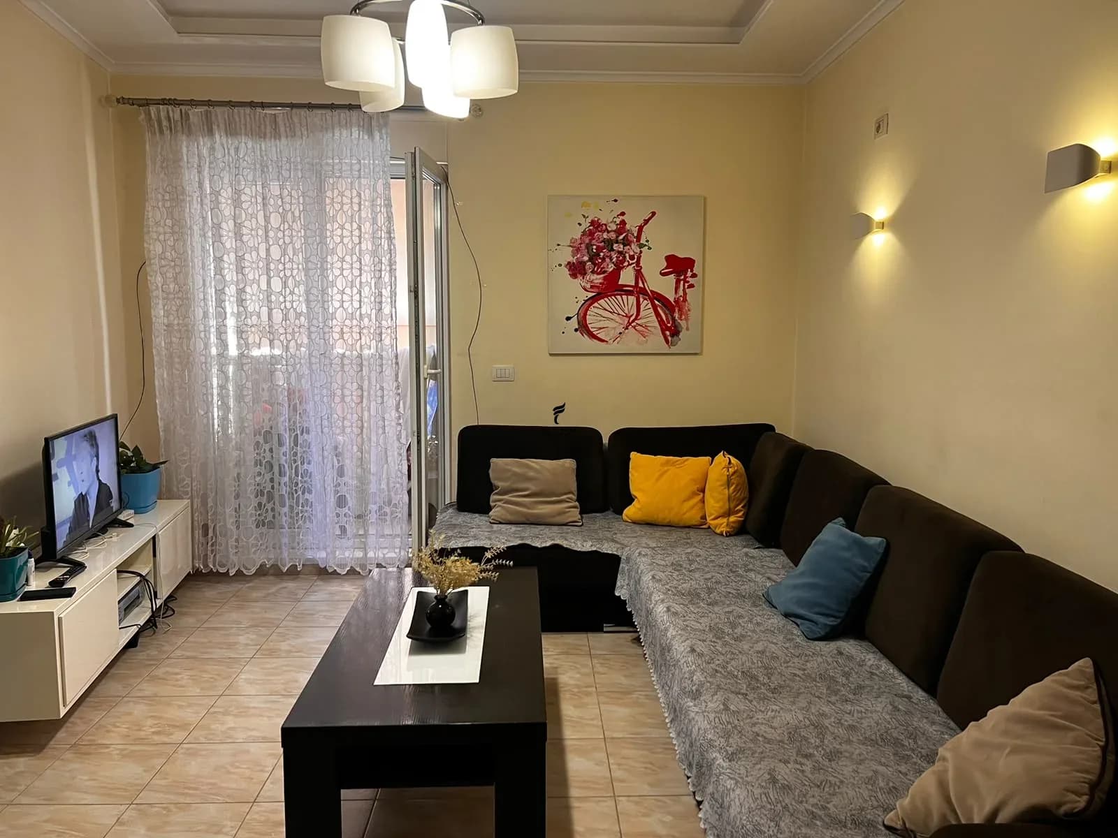 SHITET APARTAMENT 2+1 21 DHJETORI 242.000 EURO 2