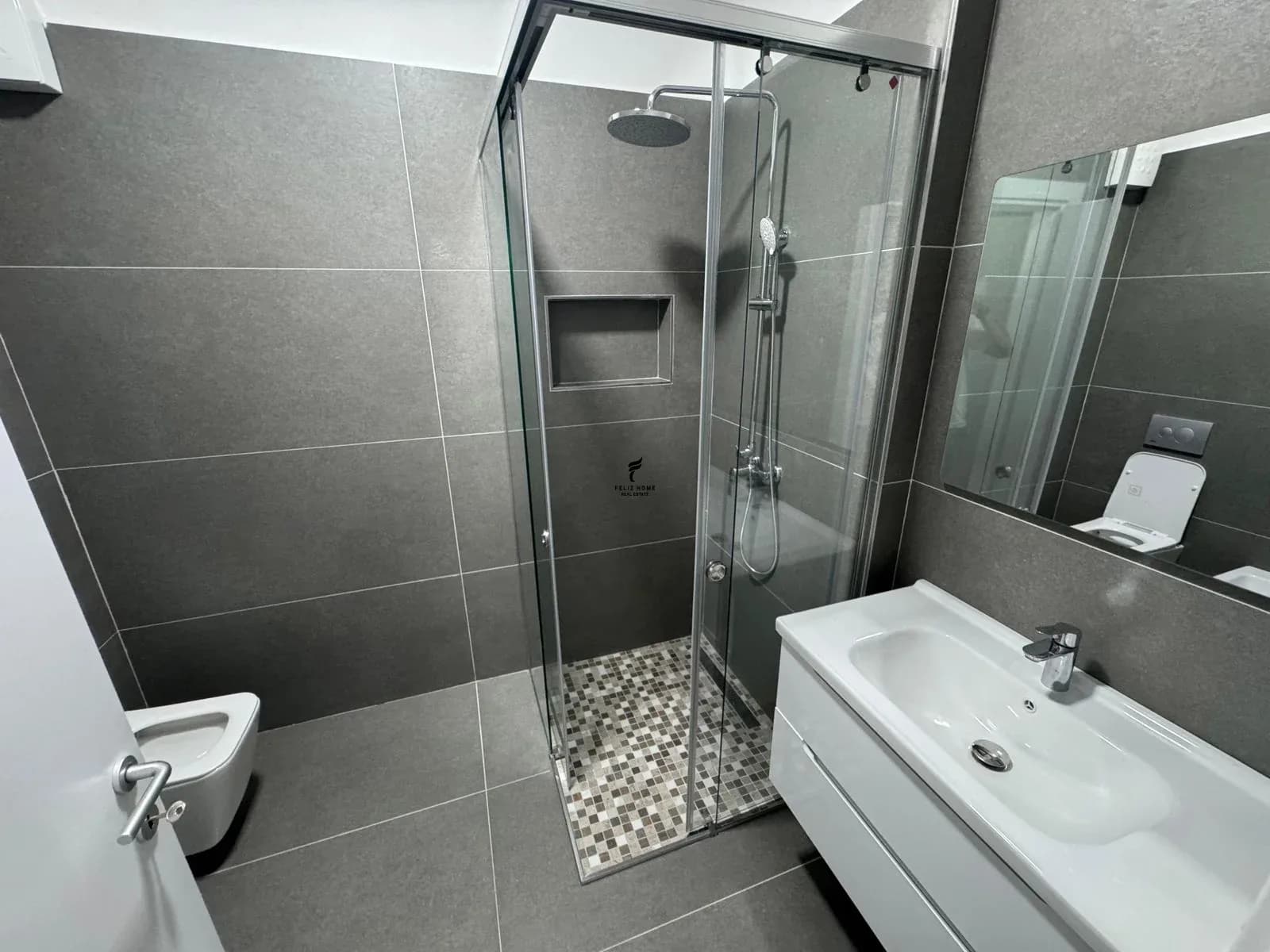 APARTAMENT ME QERA 1+1 YZBERISHT 55.000 LEKE 4