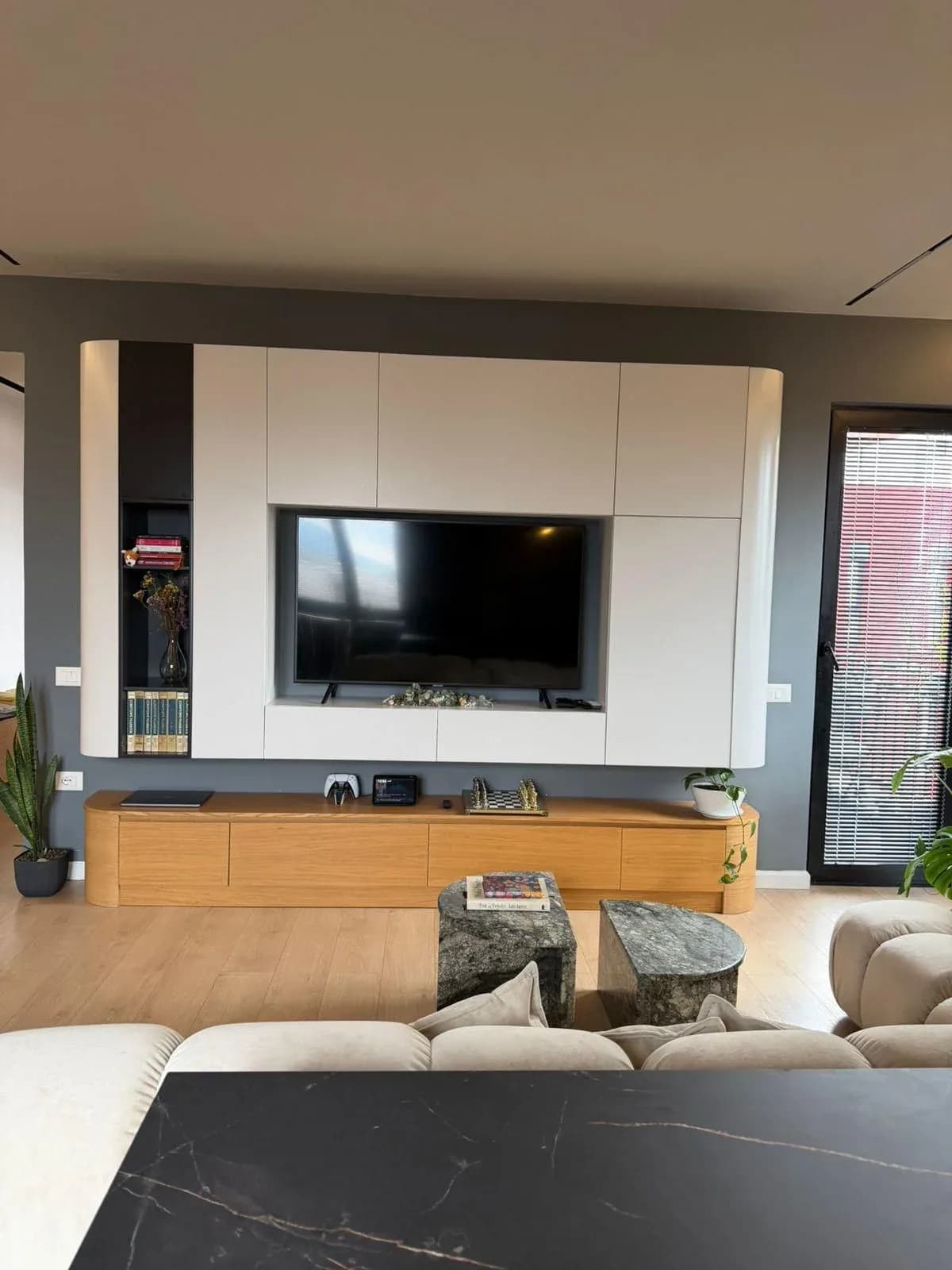 SHITET APARTAMENT 2+1+2 RRUGA E DIBRES 325.000 EURO 3