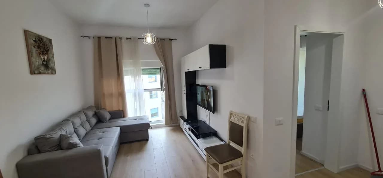 APARTAMENT ME QERA 2+1 ALI DEMI 50.000 LEKE