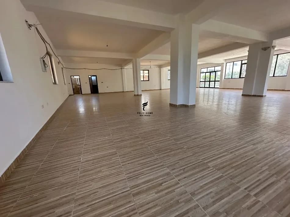 MAGAZINE ME QERA 220 M2 TEG 1.000 EURO 2