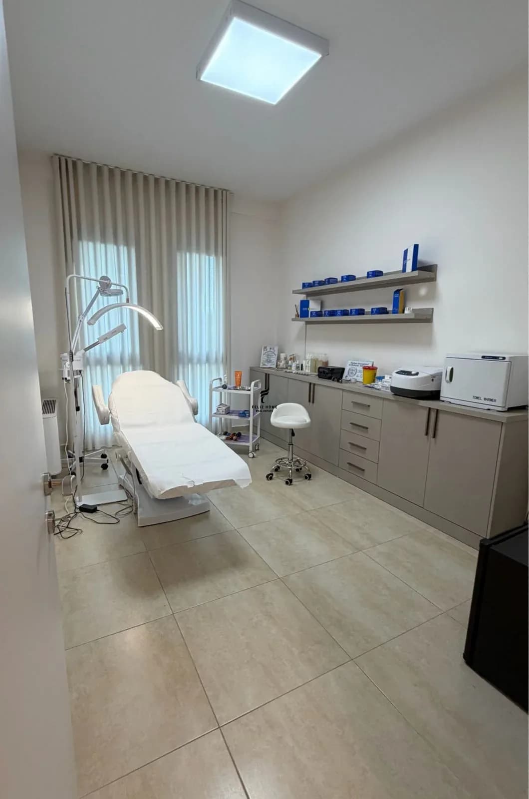 ZYRE ME QERA 100 M2 RRUGA E KAVAJES 110.000 LEKE