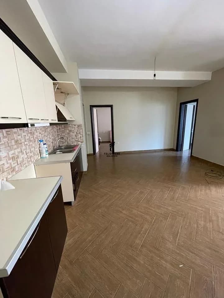 APARTAMENT ME QERA 2+1+2 ASTIR 450 EURO