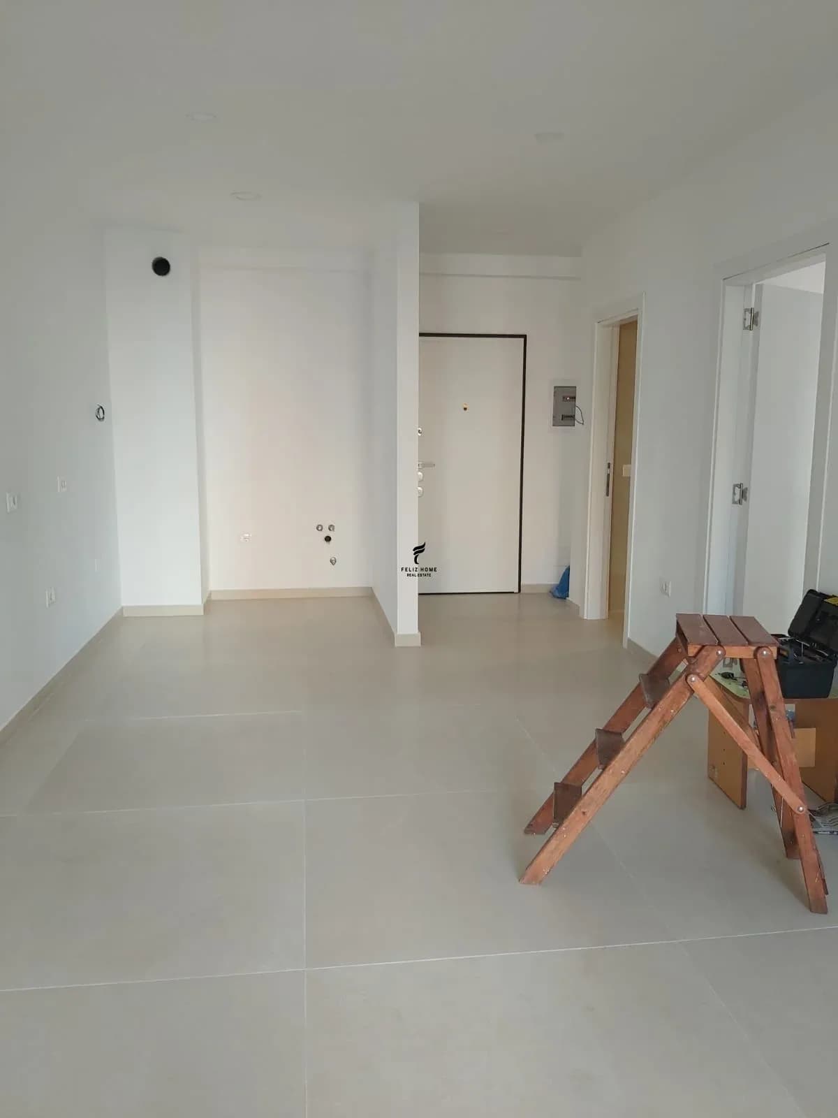 ZYRE ME QERA 66.5 M2 XHAMLLIKU 55.000 LEKE