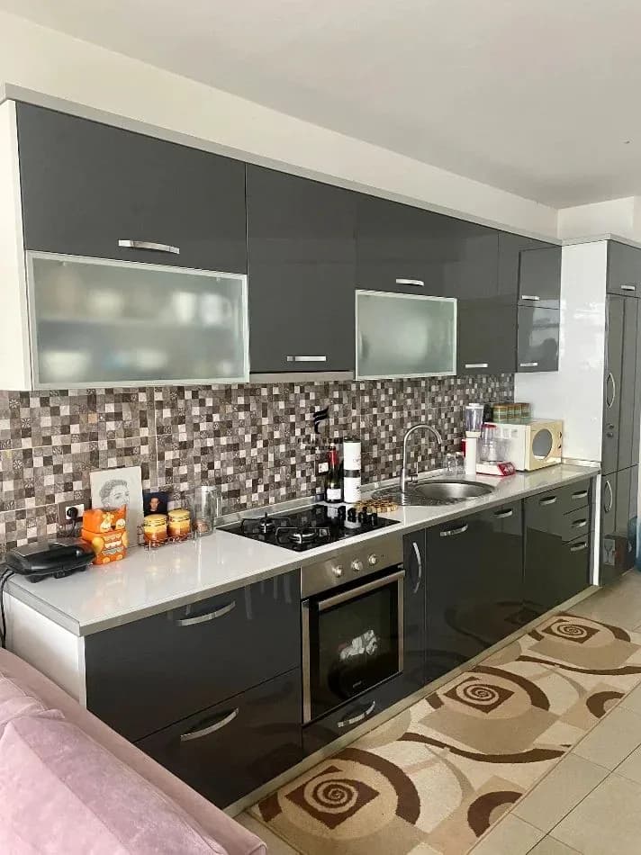 SHITET APARTAMENT 2+1+2 YZBERISHT 170.000Euro 3