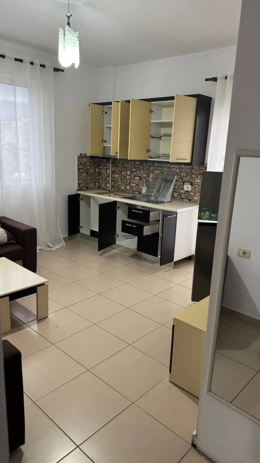 APARTAMENT ME QERA 1+1 RRUGA 5 MAJI 450 EURO 2