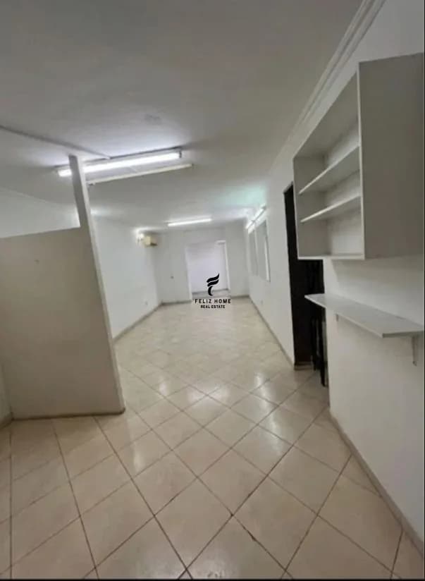 DYQAN ME QERA 38 M2 RRUGA E BARRIKADAVE 50.000 LEKE