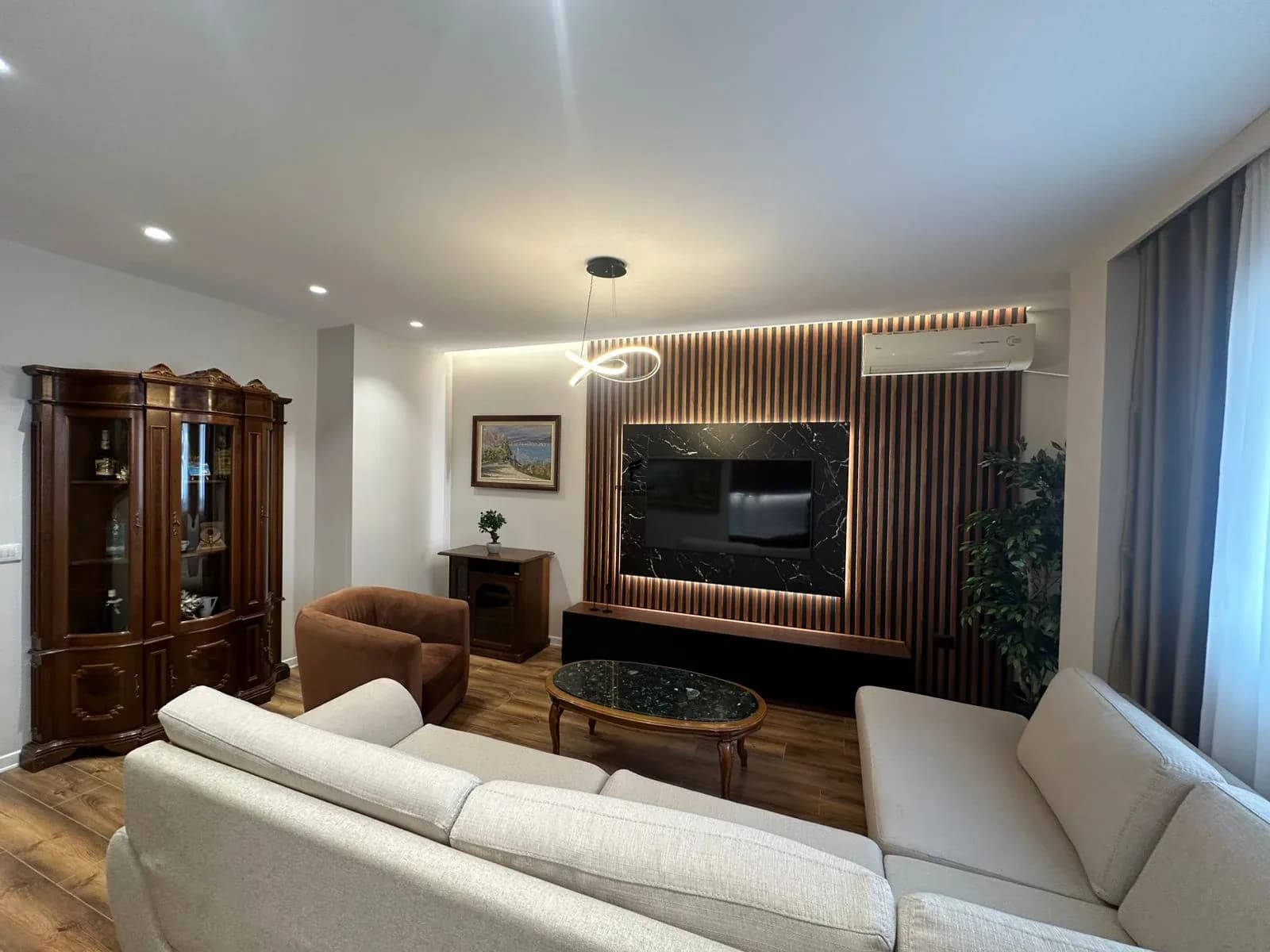 SHITET APARTAMENT 2+1+2 MINE PEZA 25.000.000 LEKE 2