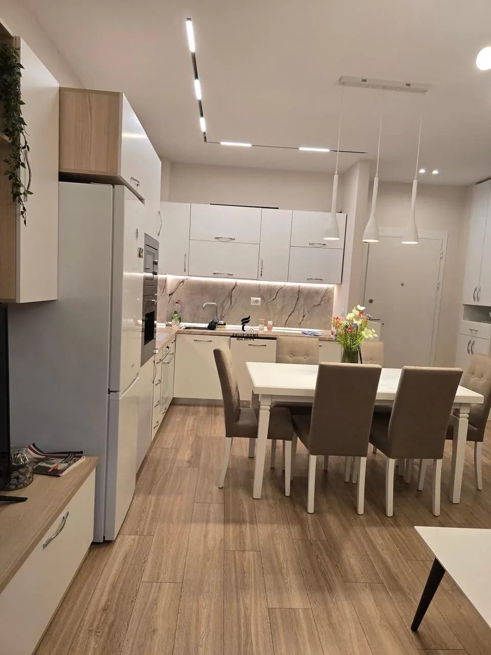 APARTAMENT ME QERA 2+1 JORDAN MISJA 90.000 LEKE 3