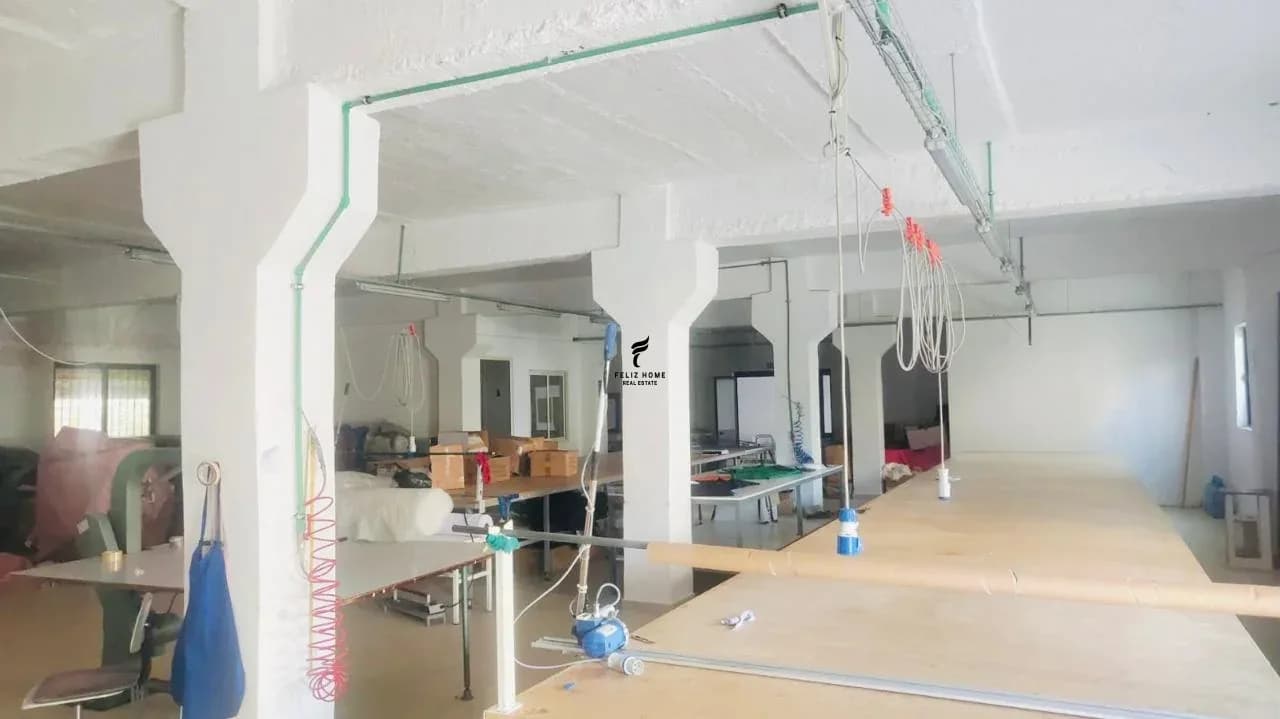 MAGAZINE ME QERA 900M2 KOMBINAT 360.000LEKE