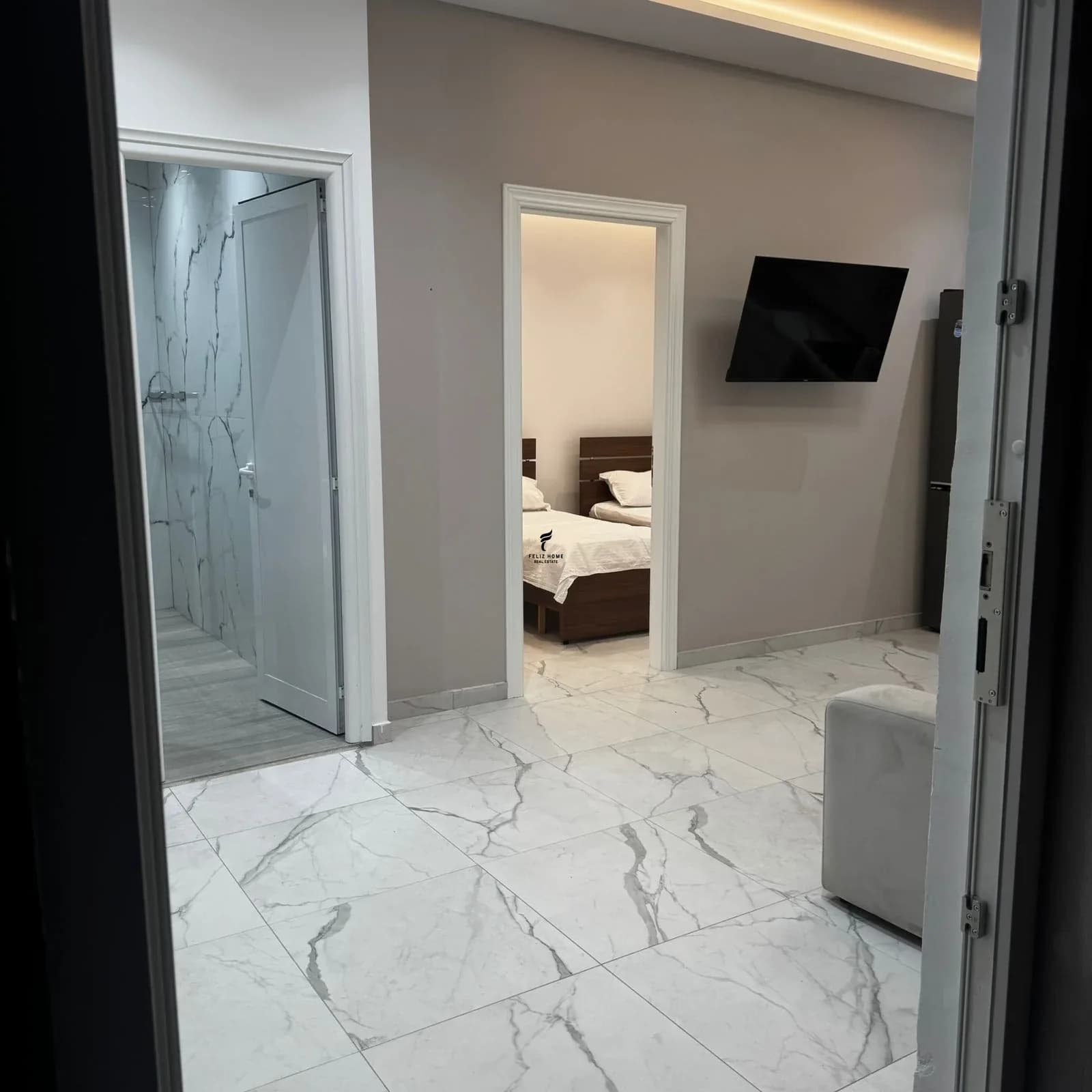 APARTAMENT ME QERA 1+1 RRUGA 5 MAJI 50.000 LEKE 2
