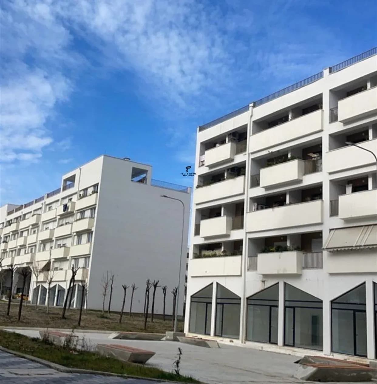 SHITET APARTAMENT 3+1+2 5 MAJI 230.000 EURO