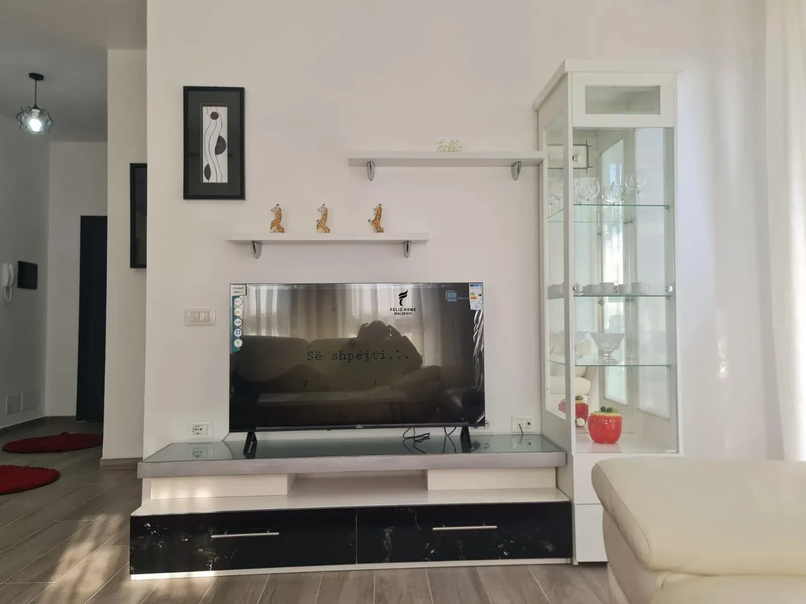 APARTAMENT ME QERA 1+1 5 MAJI 50.000 LEKE 2