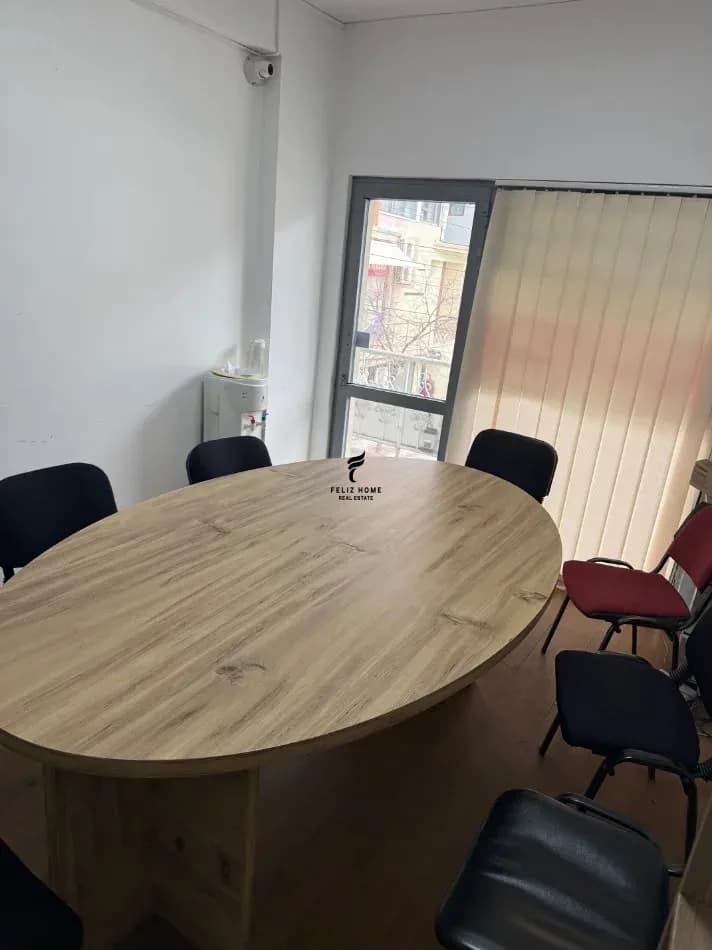 ZYRE ME QERA 75M2 RRUGA E ELBASANIT 50.000 LEKE 3