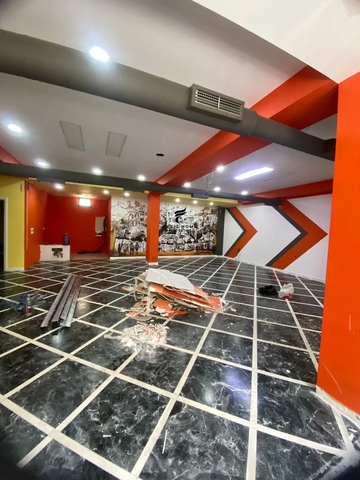 SHITET ZYRE 224 M2 BULEVARDI ZOGU I 675.000 EURO 2
