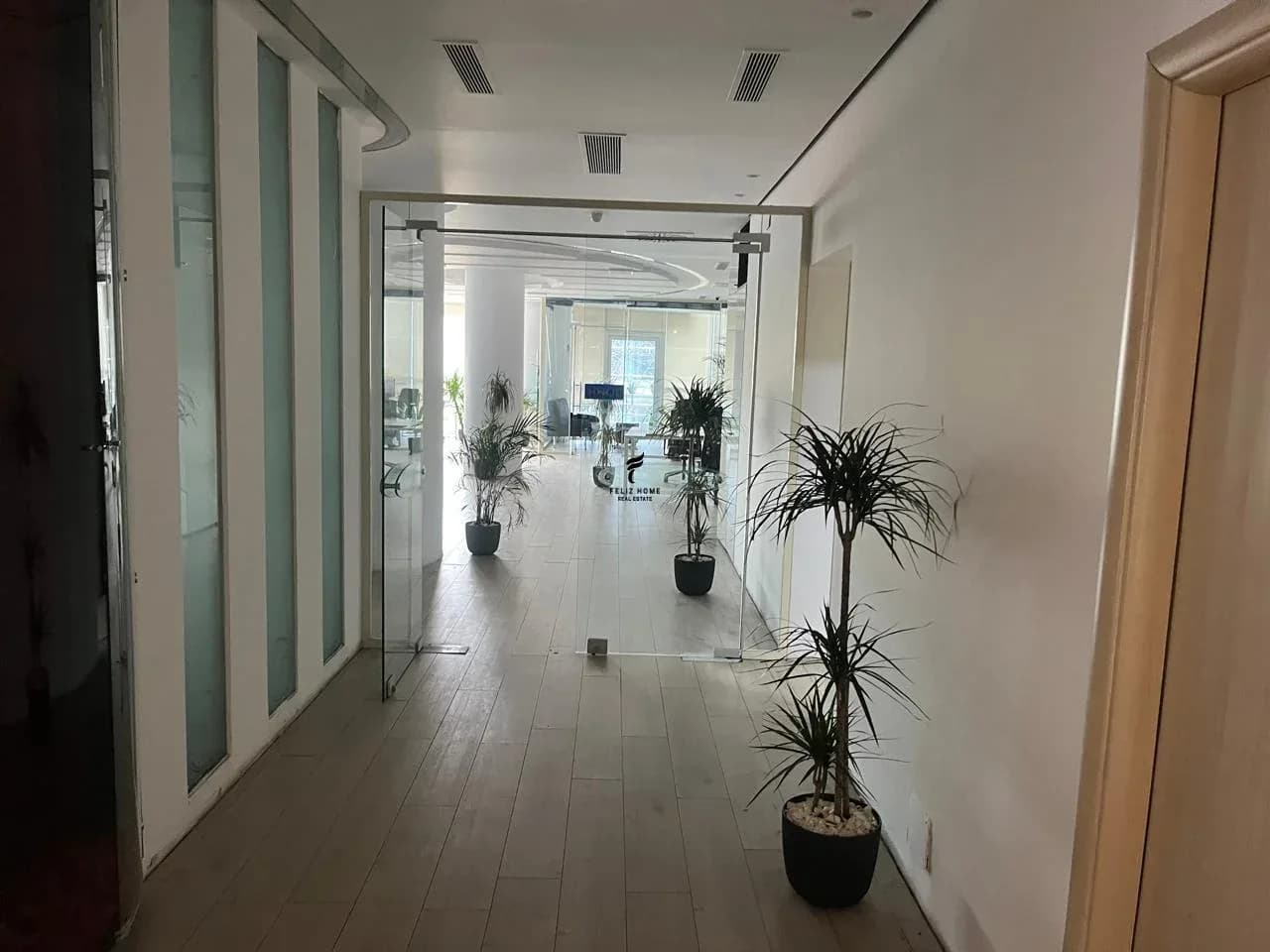 ZYRE ME QERA 300 M2 AIR ALBANIA 700.000 LEKE 4