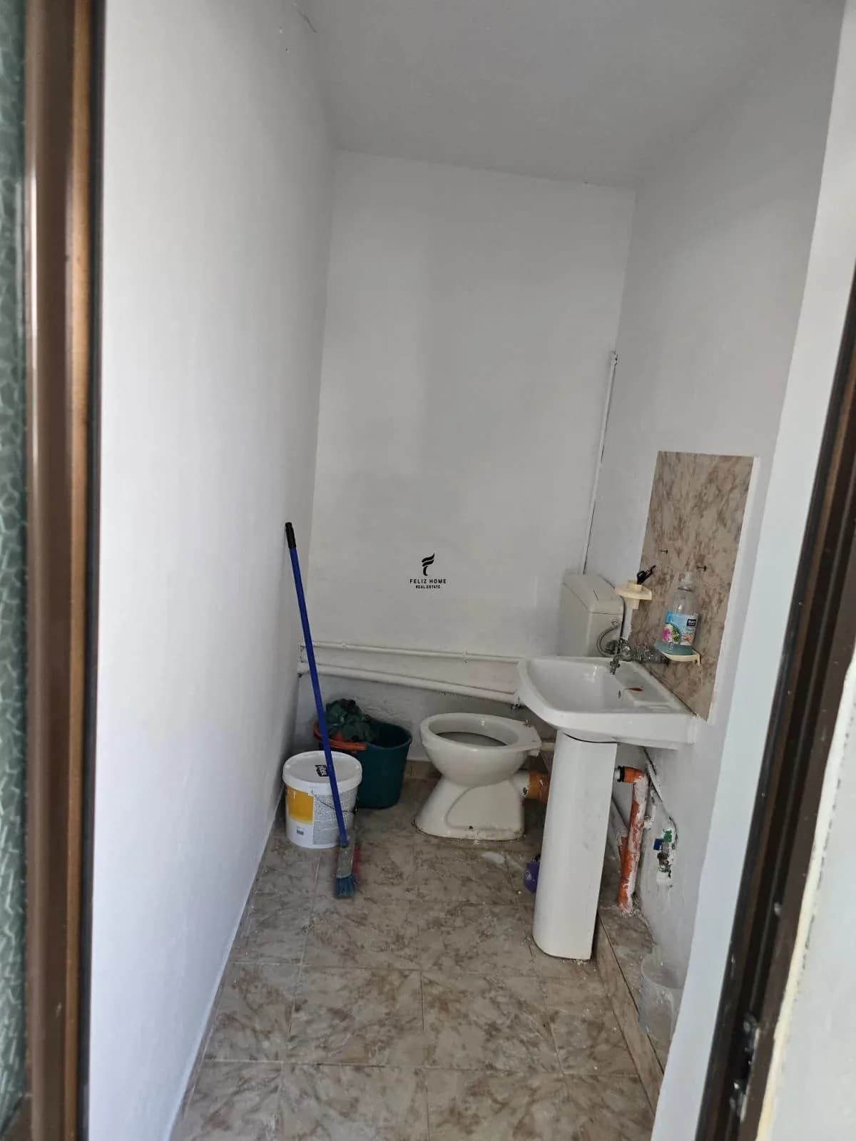 SHITET DYQAN & GARSONIERE RRUGA E KAVAJES 195.000 EURO 4