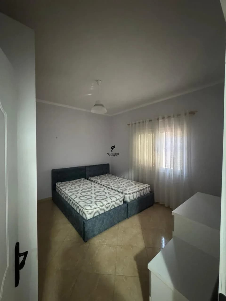 APARTAMENT ME QERA 1+1 PORCELAN 40.000 LEKE 3