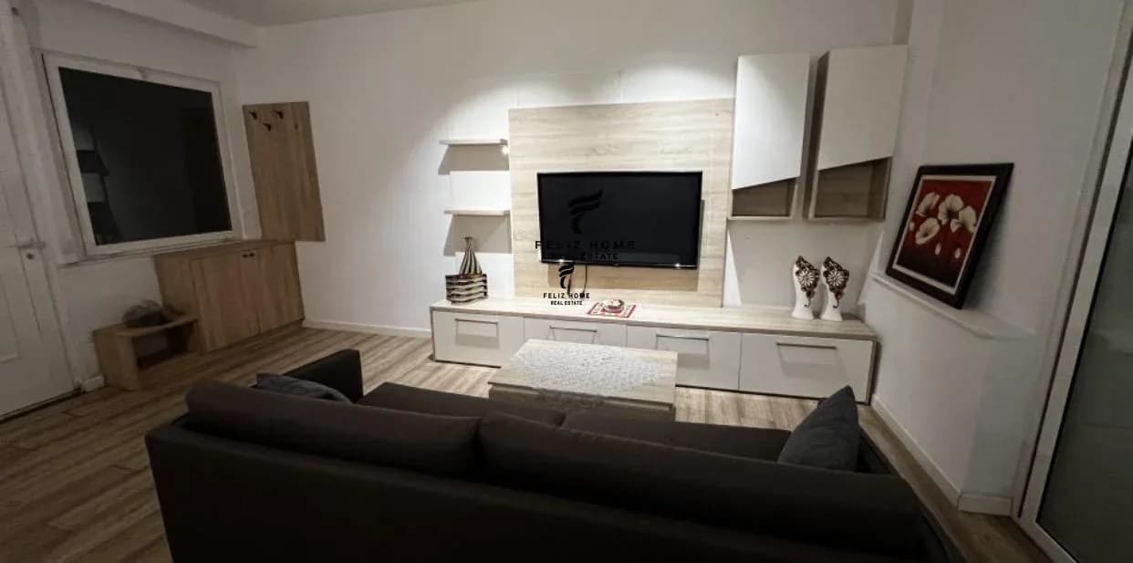 APARTAMENT ME QERA 1+1 RRUGA E BARRIKADAVE 48.000 LEKE 3