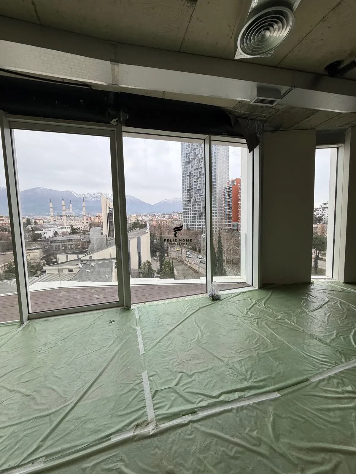 ZYRE ME QERA 496 M2 QENDER 12.500 EURO 3