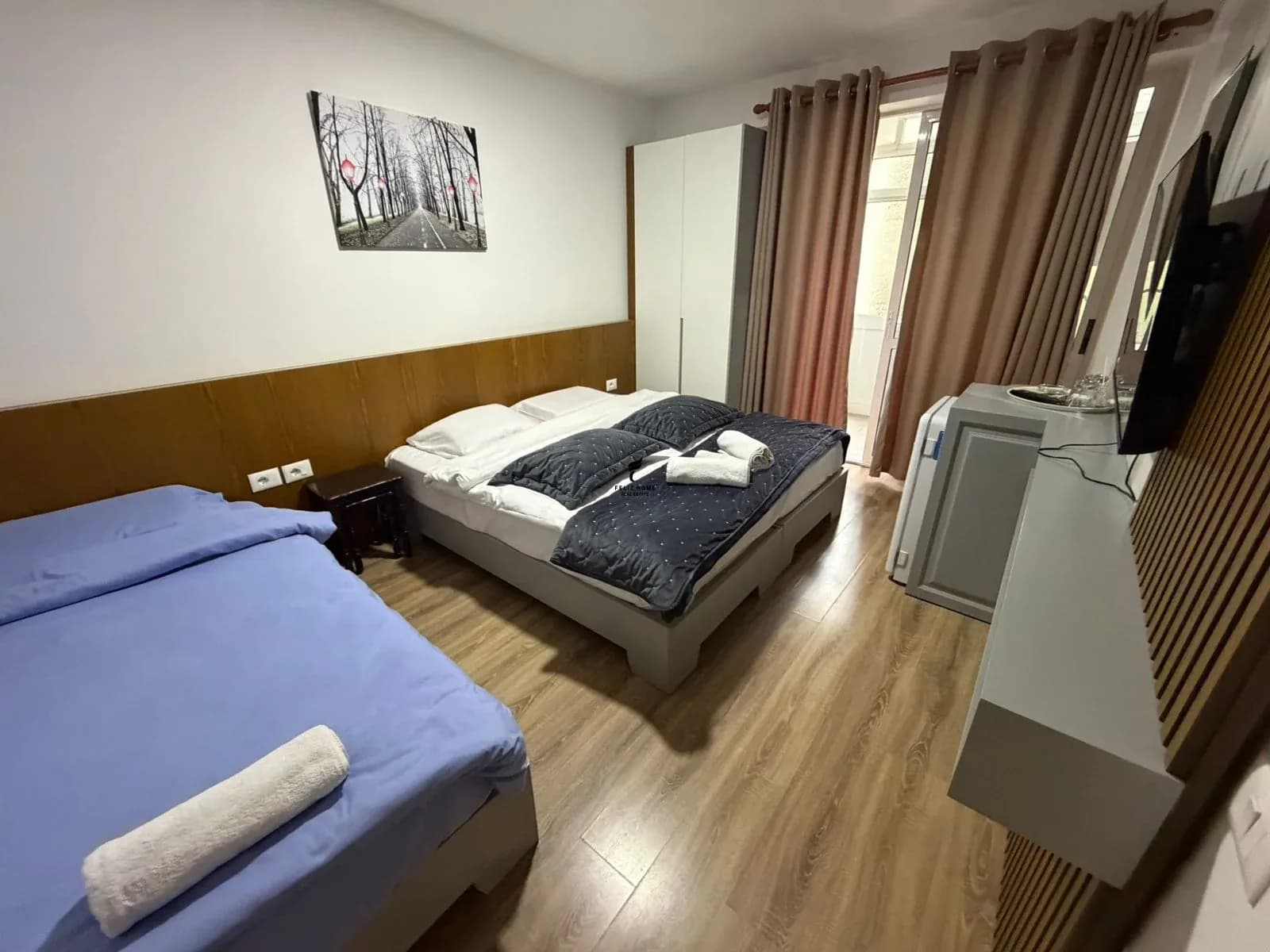 HOTEL ME QERA 3-KATESH RRUGA E ELBASANIT 360.000 LEKE