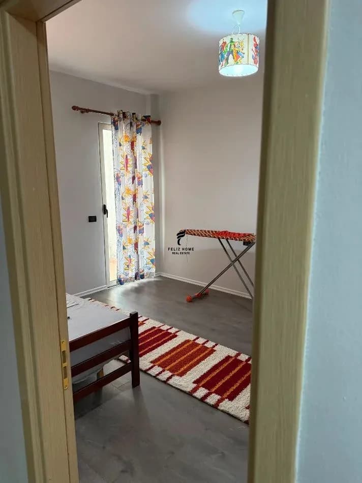 APARTAMENT ME QERA 2+1 LIQENI THATE 70.000 LEKE 3