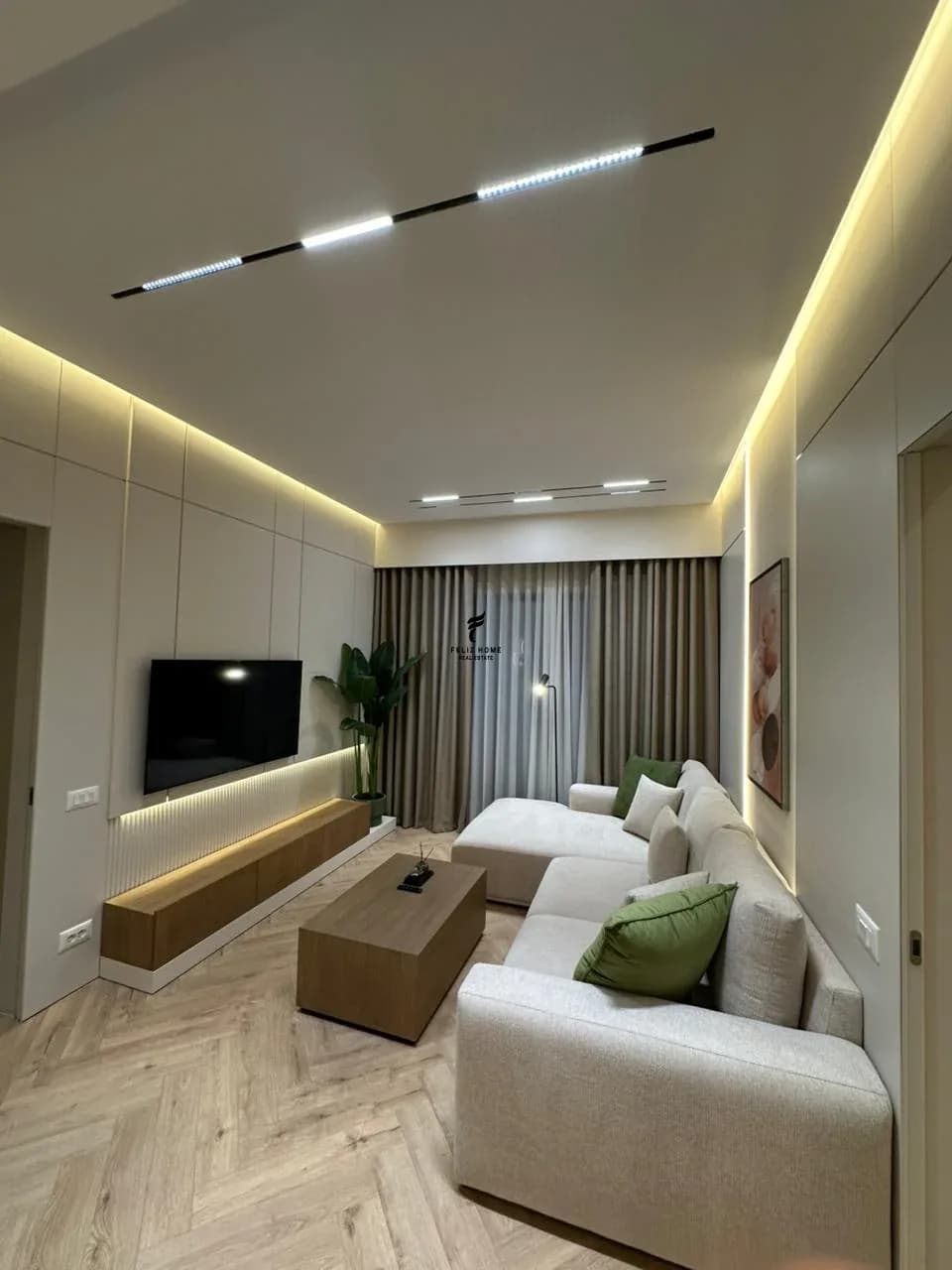 APARTAMENT ME QERA 2+1+2 RRUGA E KAVAJES 180.000 LEKE