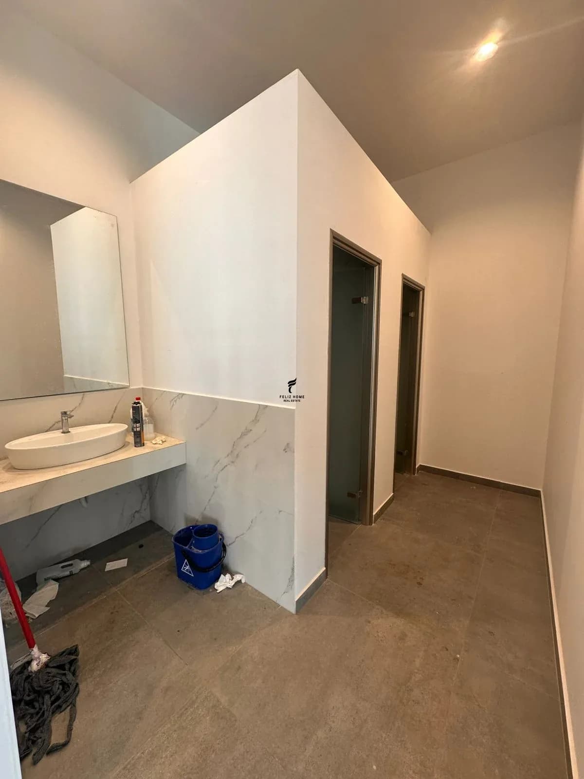 MAGAZINE ME QERA 260 M2 VORE 2.000 EURO
