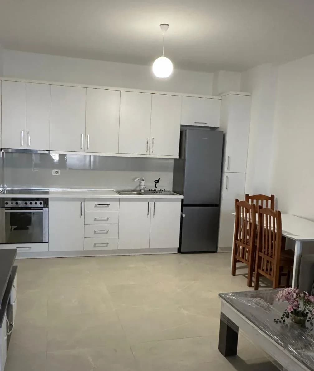 APARTAMENT ME QERA 2+1 RRUGA E KAVAJES 65.000 LEKE 2