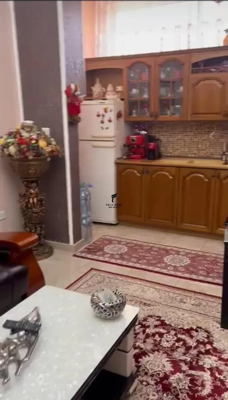 APARTAMENT ME QERA 2+1 ISH EKSPOZITA 70.000 LEKE